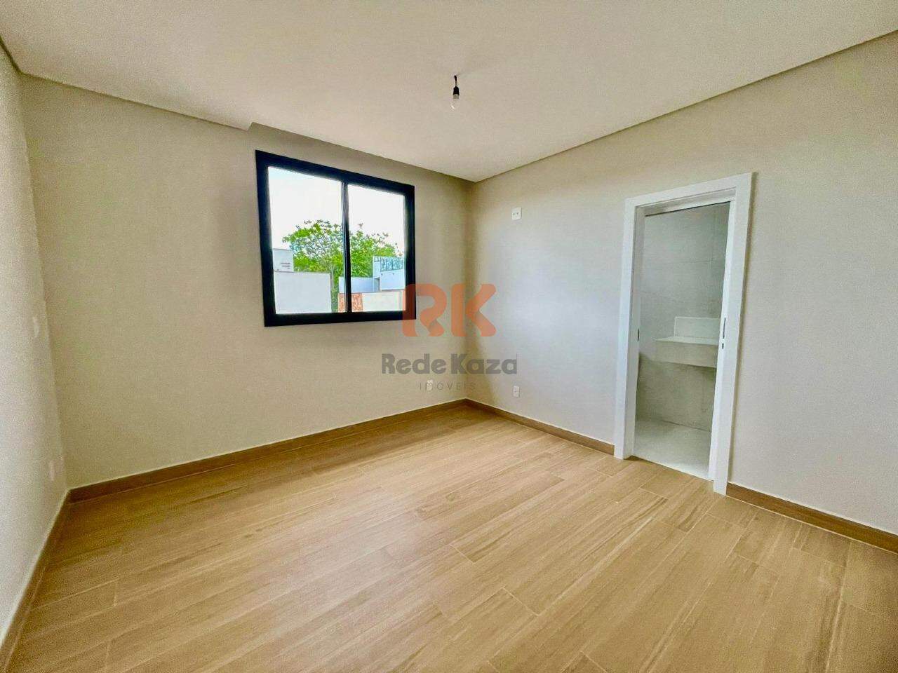 Casa em condomínio à venda no Portal Do Sol: 