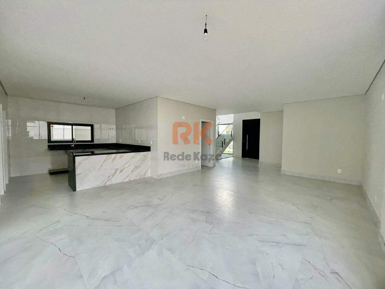 Casa em condomínio à venda no Portal Do Sol: 