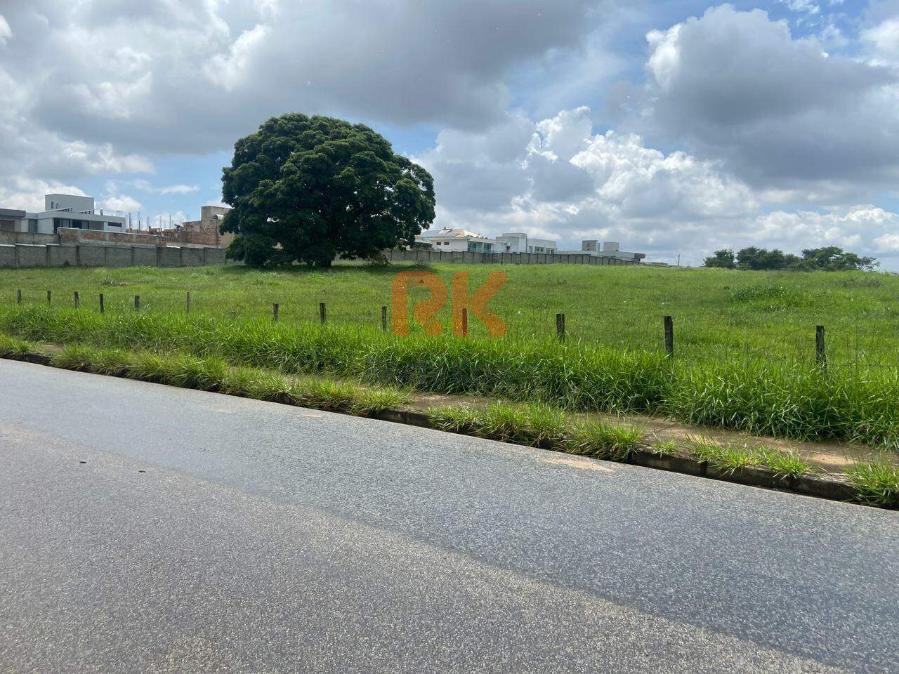 Terreno / Área à venda no Chácaras Cotia: 