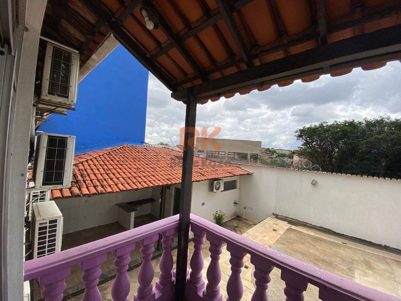 Casa comercial para aluguel no Centro: 