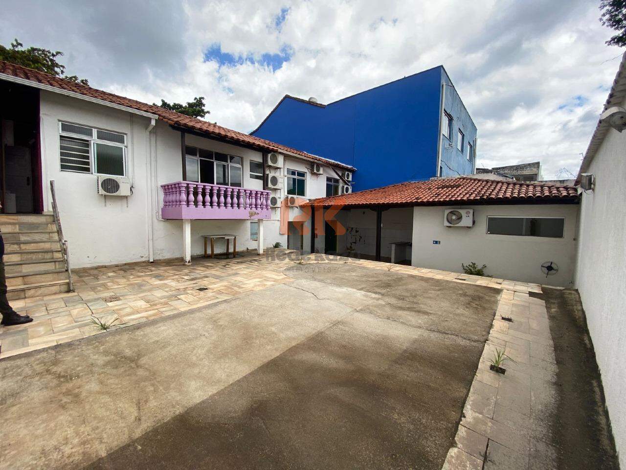 Casa comercial para aluguel no Centro: 