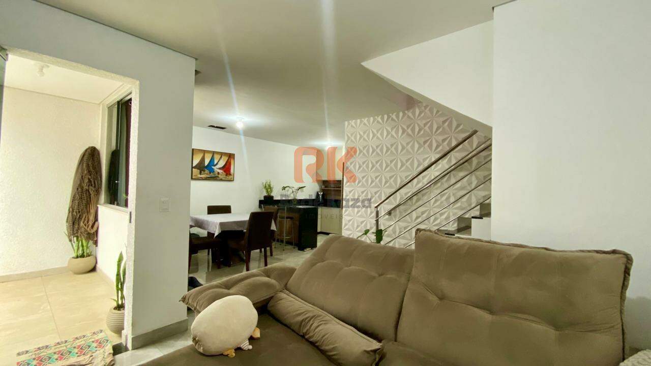 Casa geminada à venda no Manacás: 