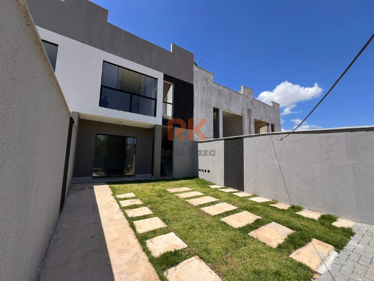Casa geminada à venda no Parque XangriLá: 