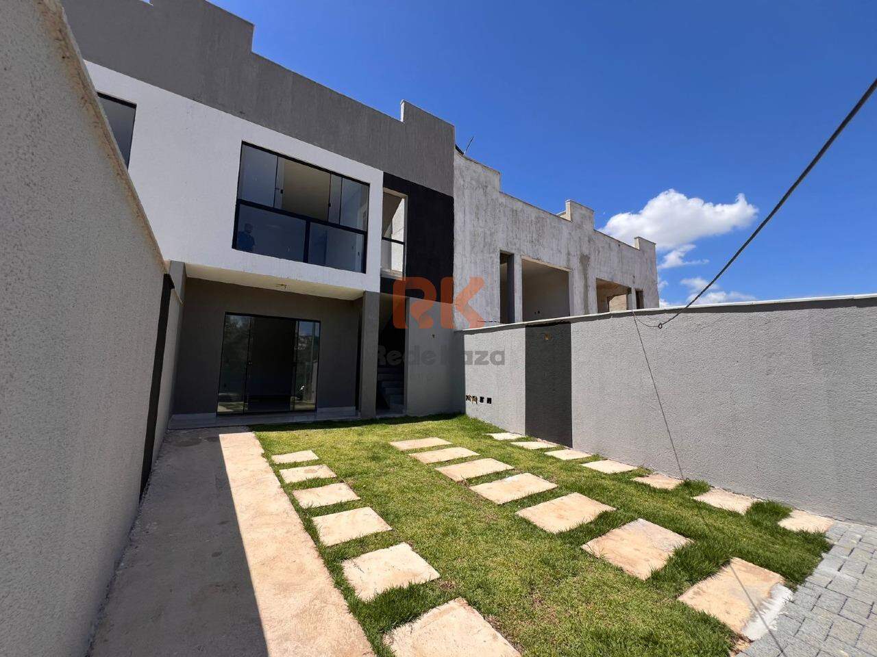 Casa geminada à venda no Parque XangriLá: 