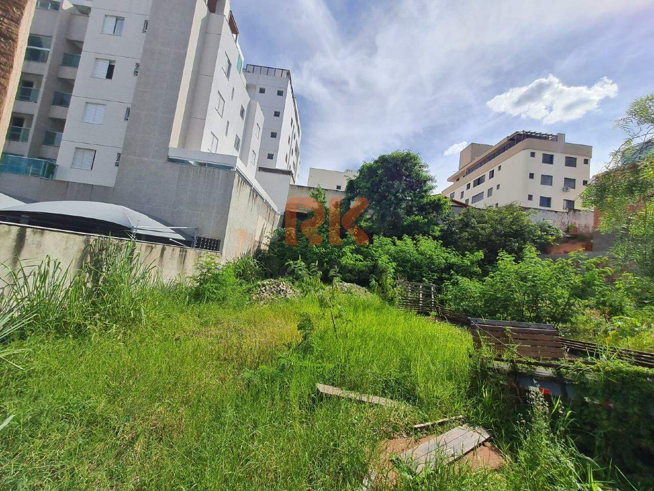 Lote à venda no Castelo: 
