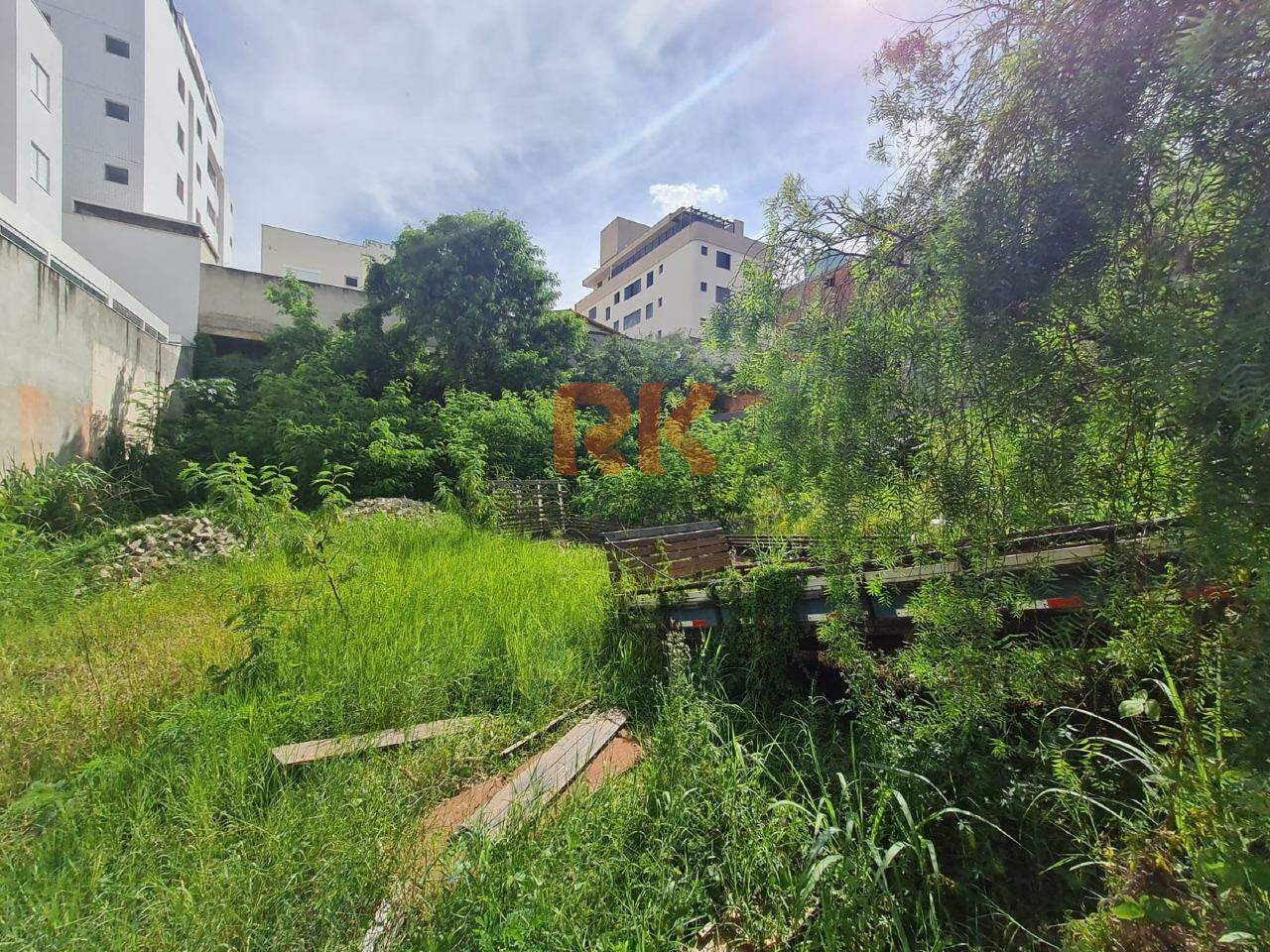 Lote à venda no Castelo: 