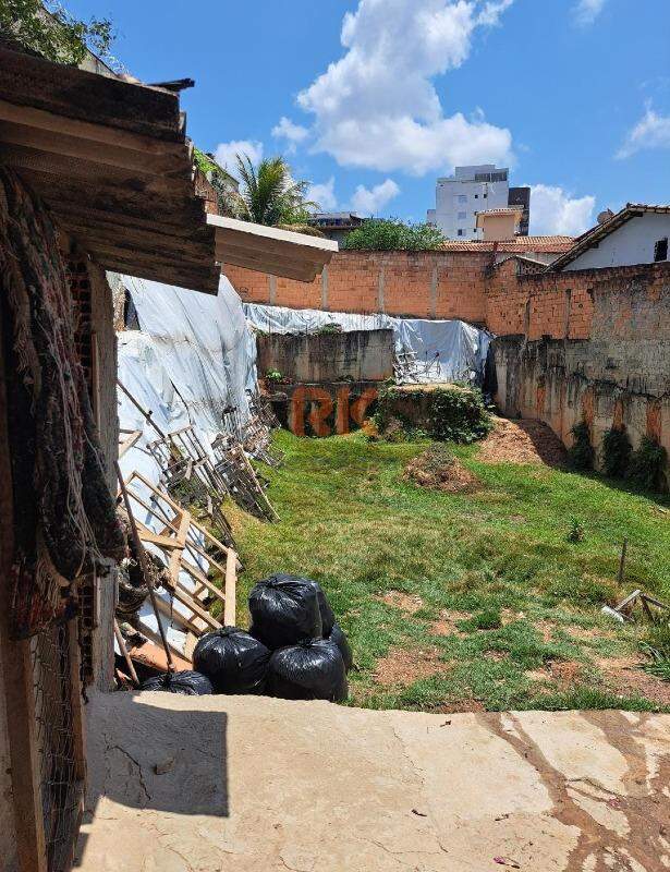 Lote à venda no Castelo: 