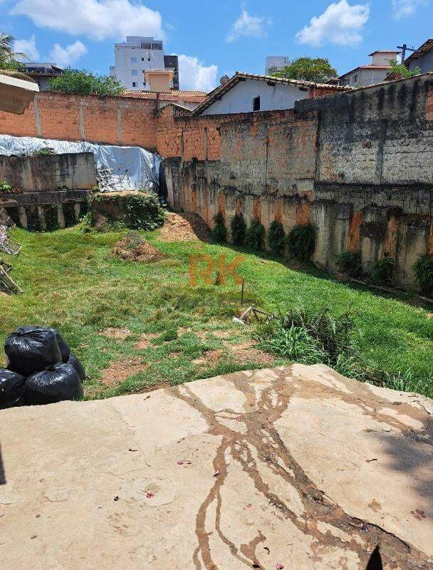 Lote à venda no Castelo: 