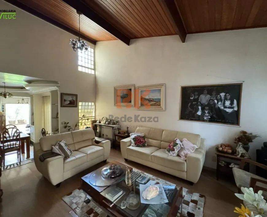 Casa em condomínio à venda no Paquetá: 