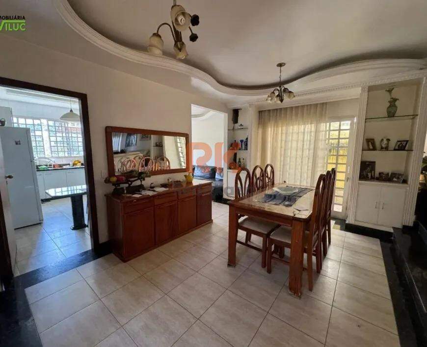 Casa em condomínio à venda no Paquetá: 
