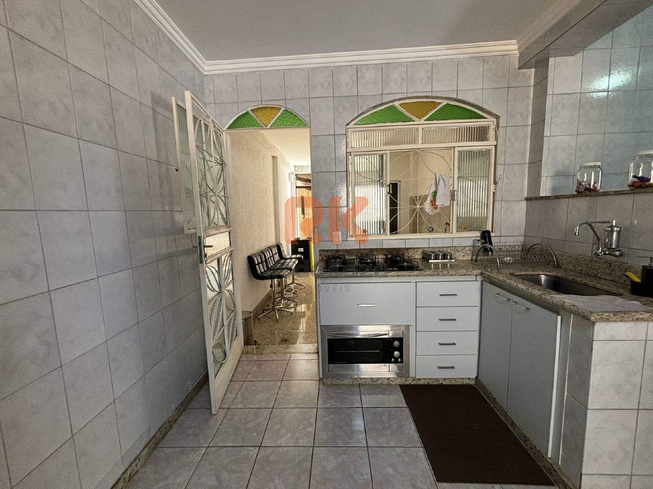 Casa à venda no Itapoã: 