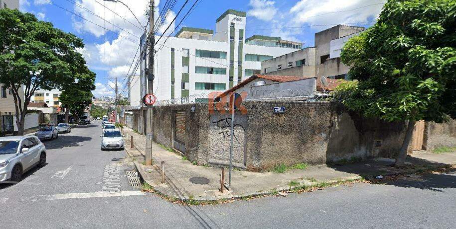 Terreno / Área à venda no Padre Eustáquio: 