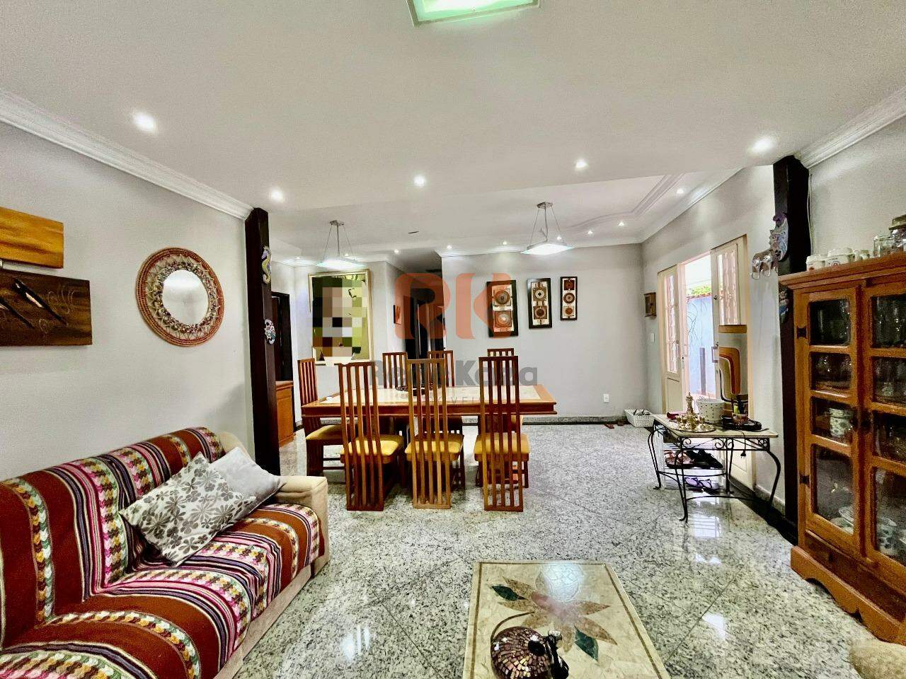 Casa à venda no Planalto: 