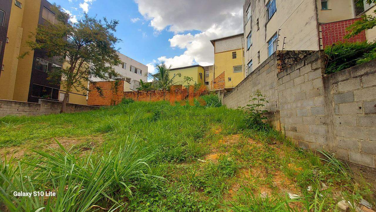 Terreno / Área à venda no Castelo: 