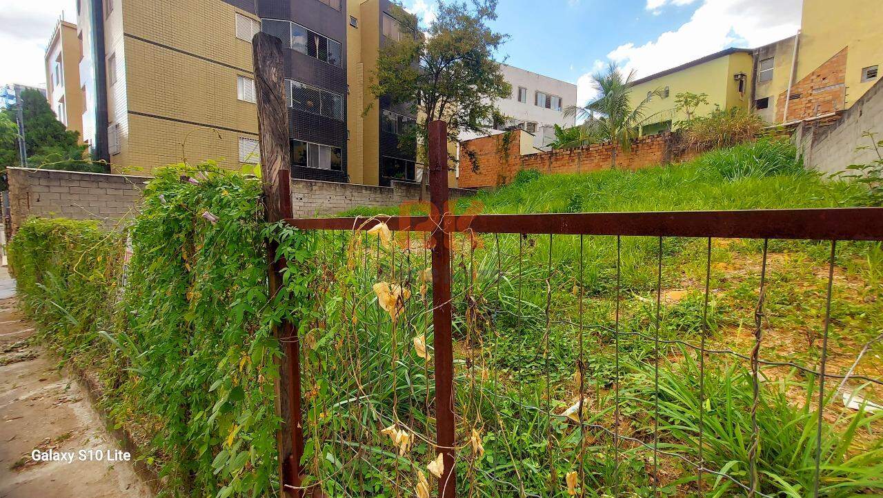 Terreno / Área à venda no Castelo: 