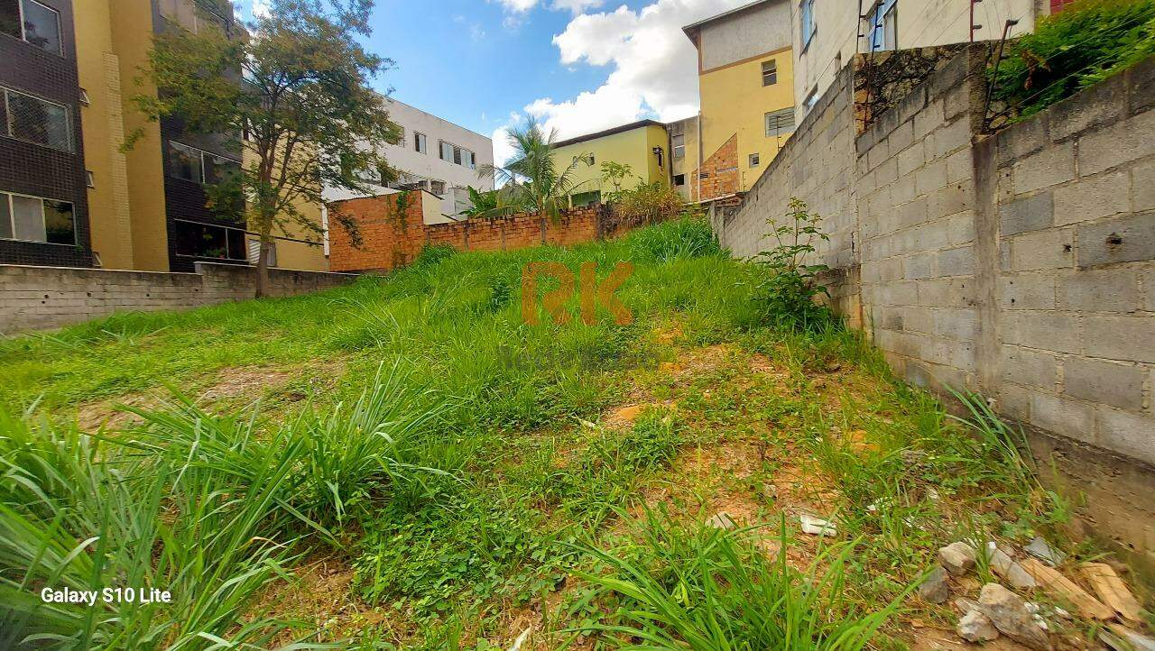 Terreno / Área à venda no Castelo: 