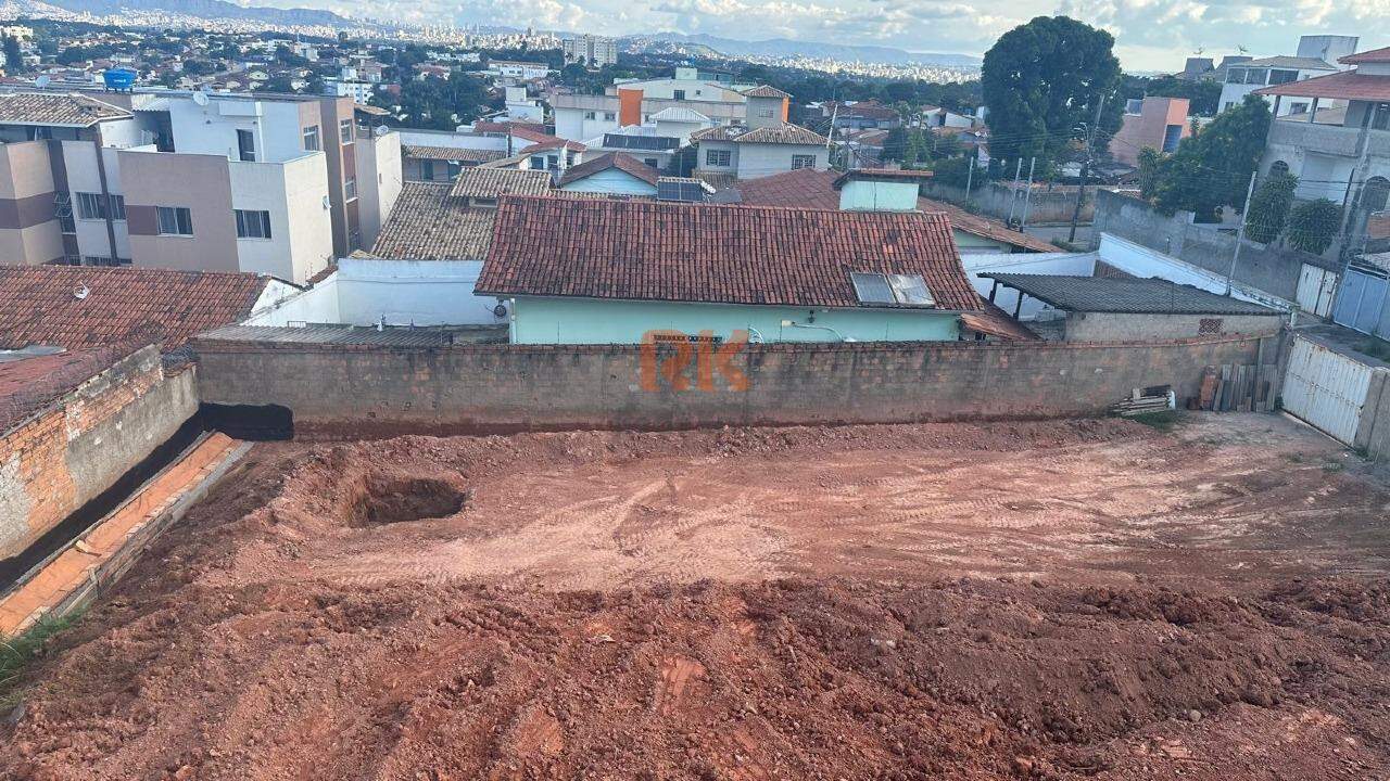 Lote à venda no Jardim Leblon: 