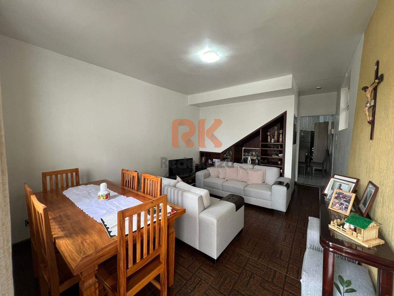 Casa geminada à venda no Itapoã: 