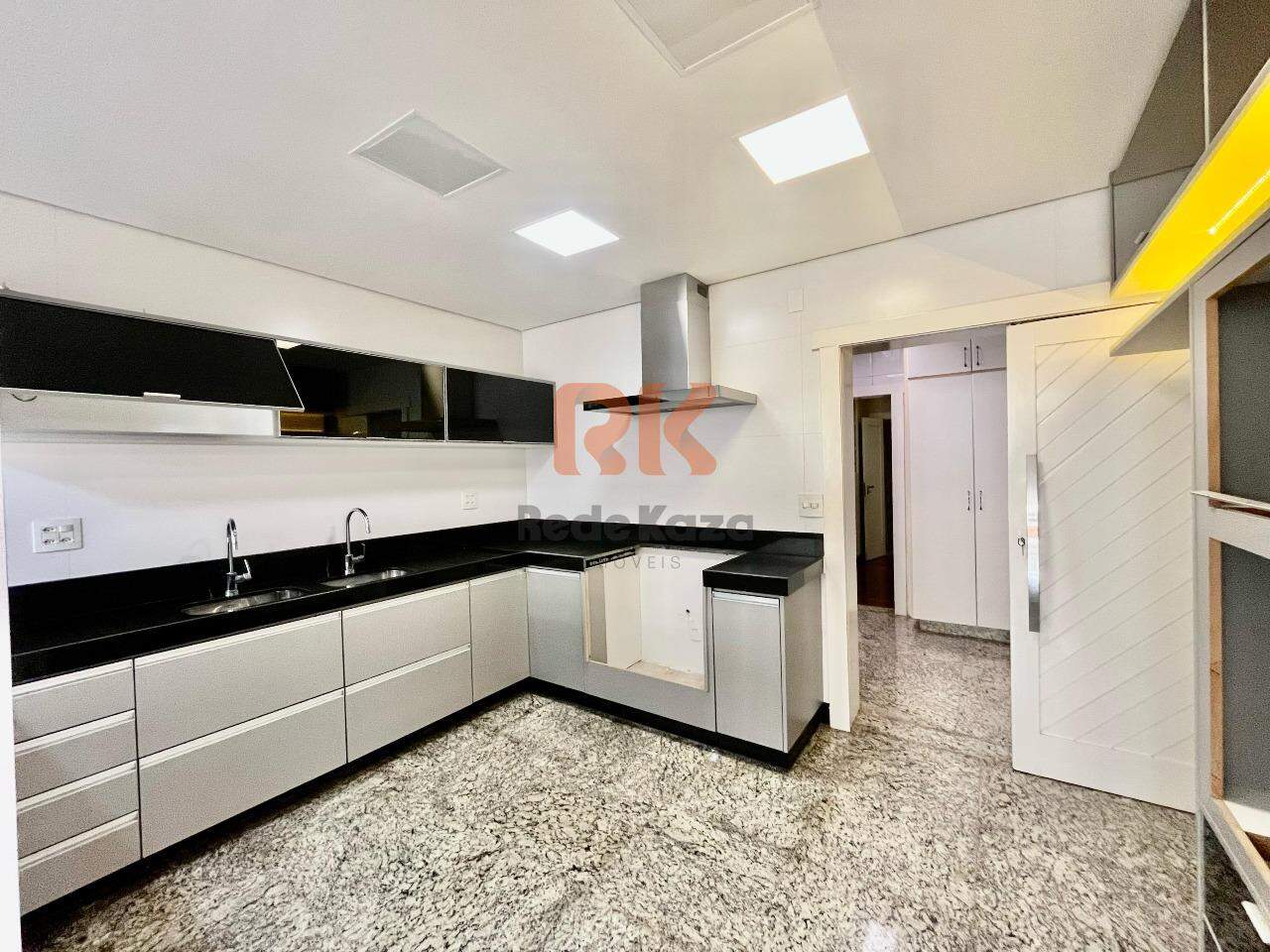 Casa à venda no Dona Clara: 