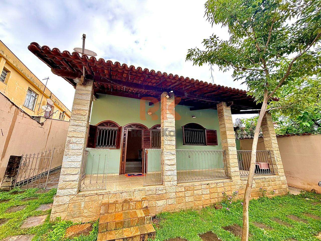 Casa à venda no Dona Clara: 