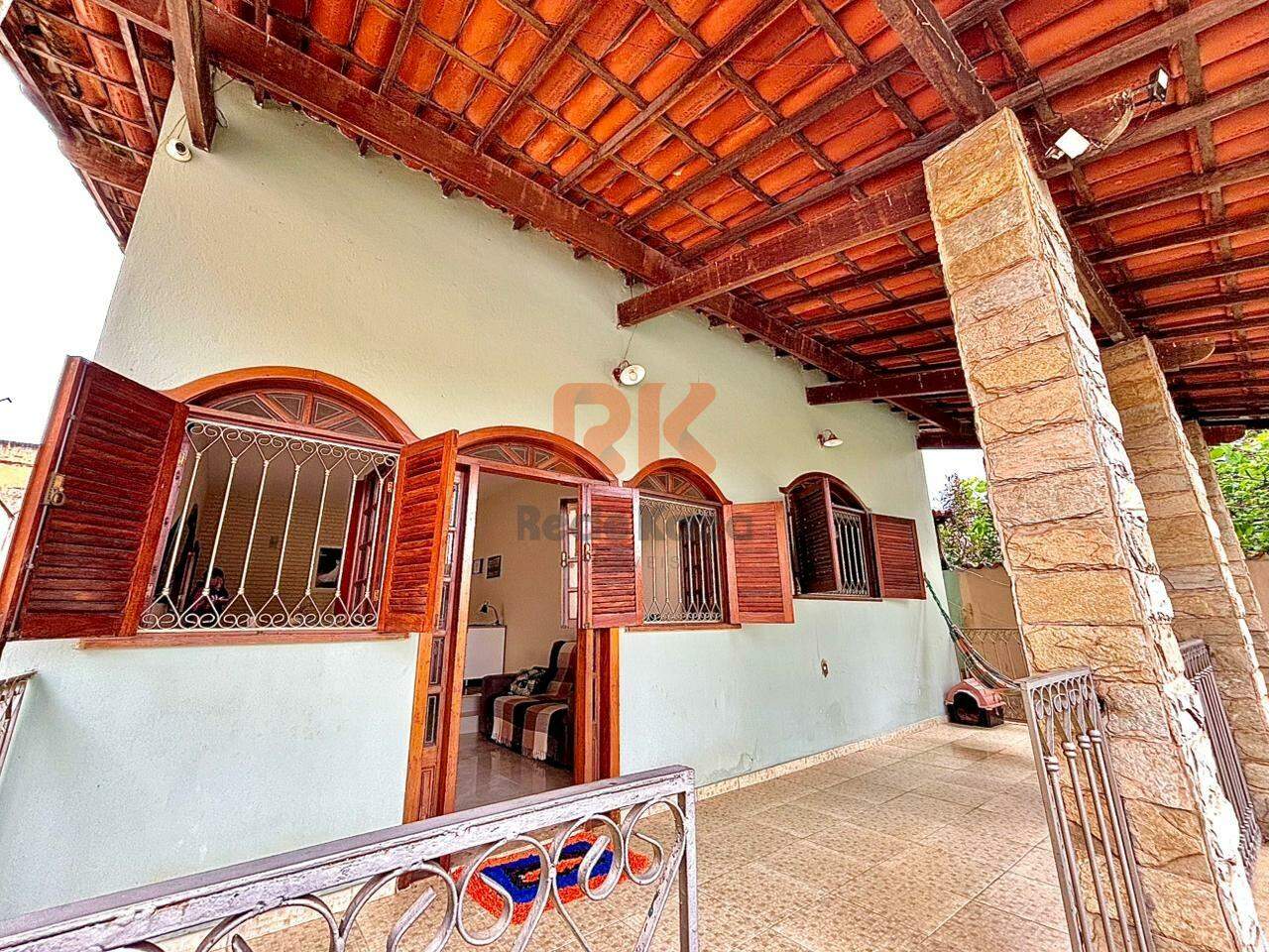 Casa à venda no Dona Clara: 