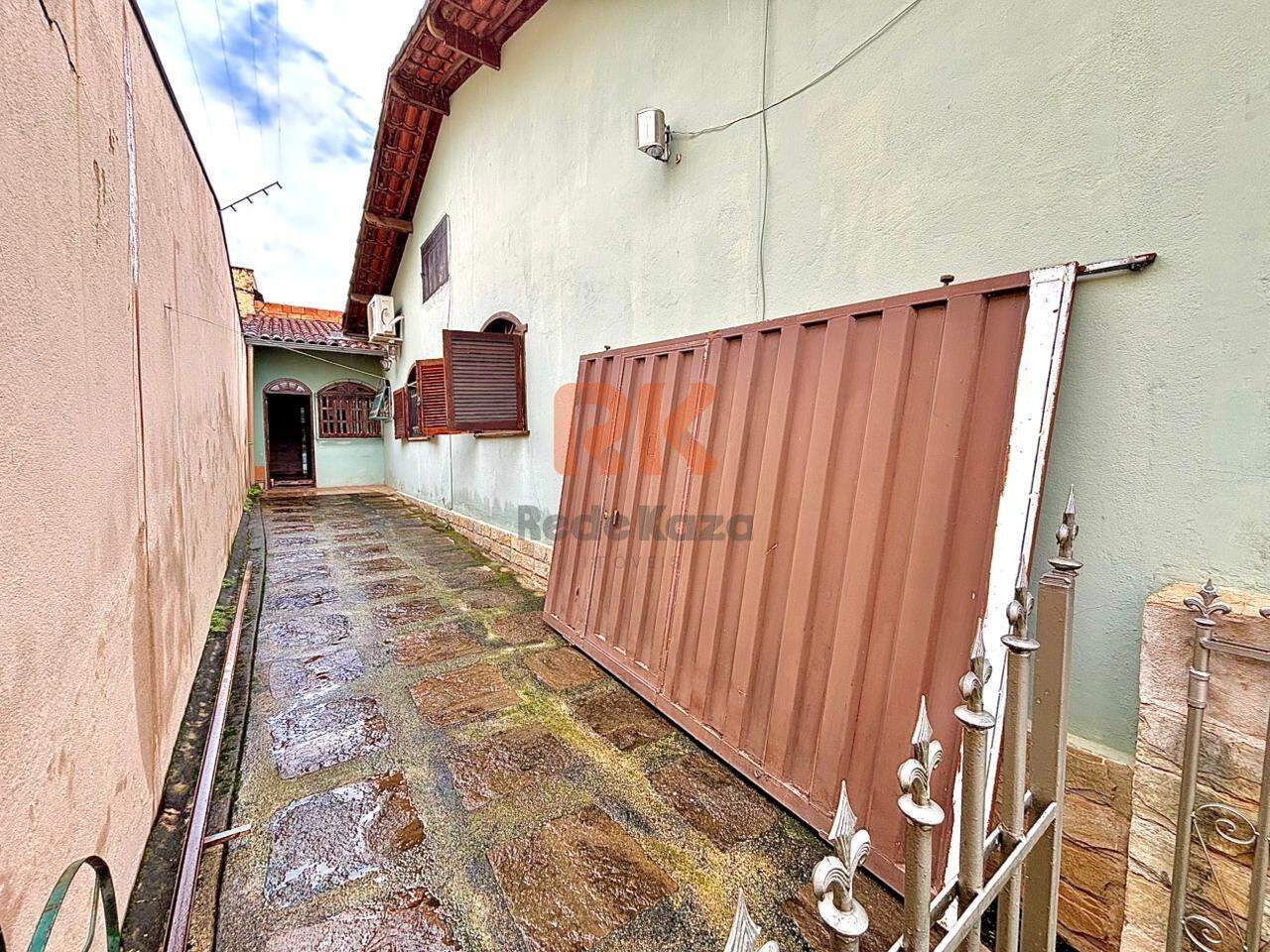Casa à venda no Dona Clara: 
