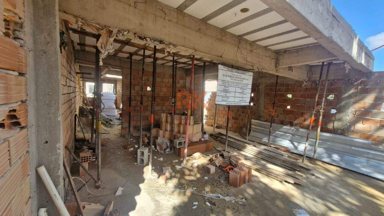 Casa geminada à venda no Cabral: 
