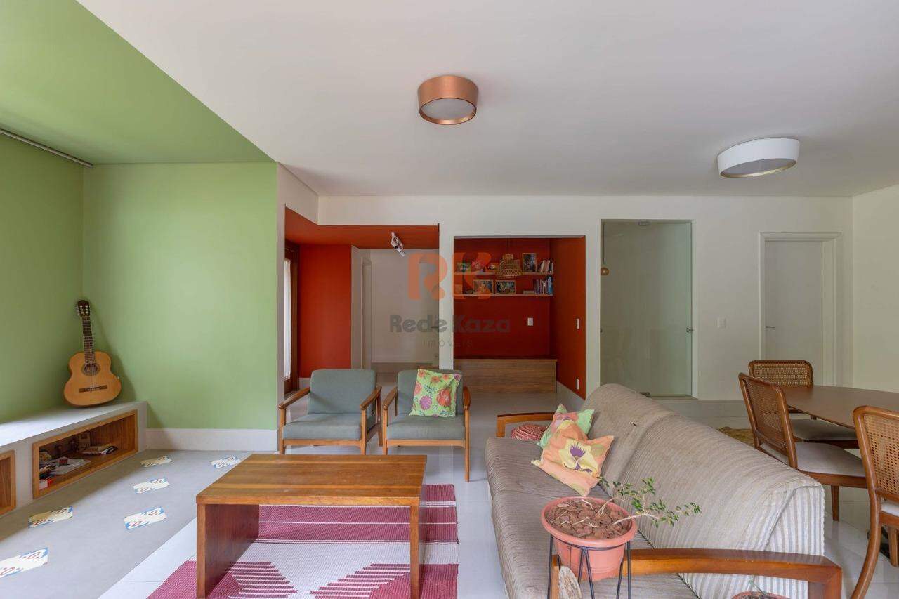 Casa em condomínio à venda no Parque XangriLá: 
