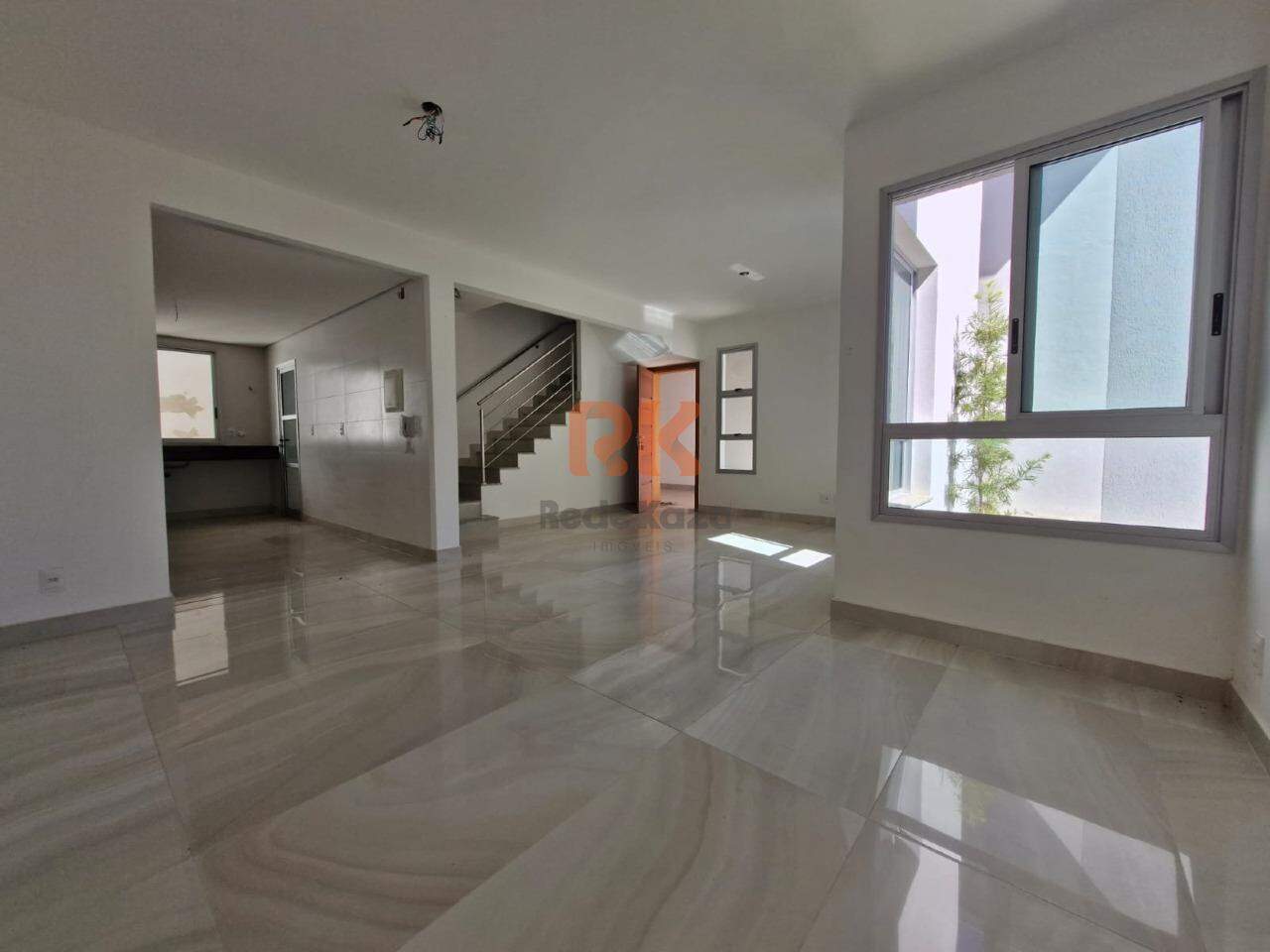 Casa em condomínio à venda no Centro: 