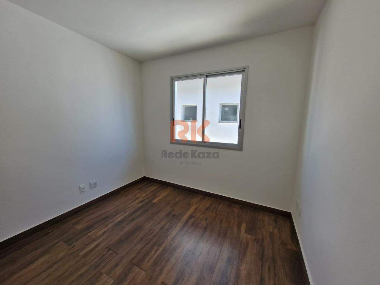 Casa em condomínio à venda no Centro: 
