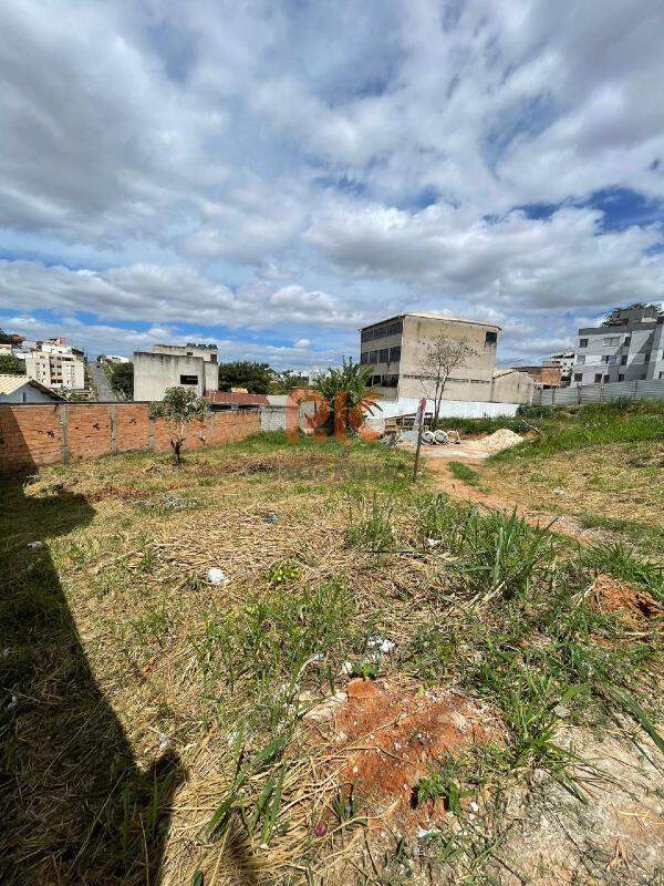 Lote à venda no Parque XangriLá: 