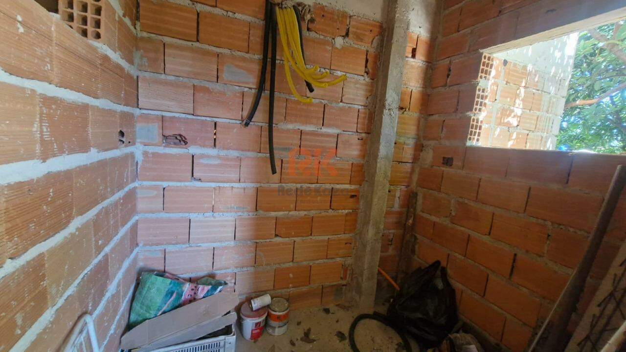 Casa geminada à venda no Xangrilá (Justinópolis): 