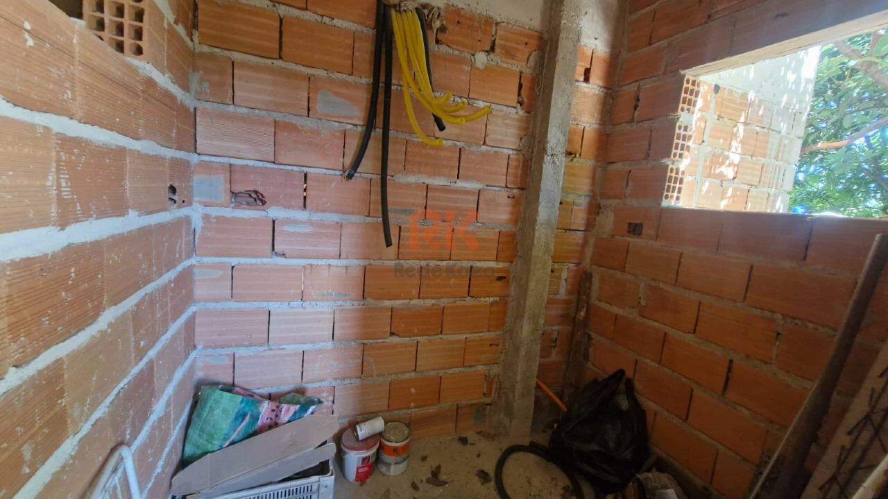 Casa geminada à venda no Xangrilá (Justinópolis): 
