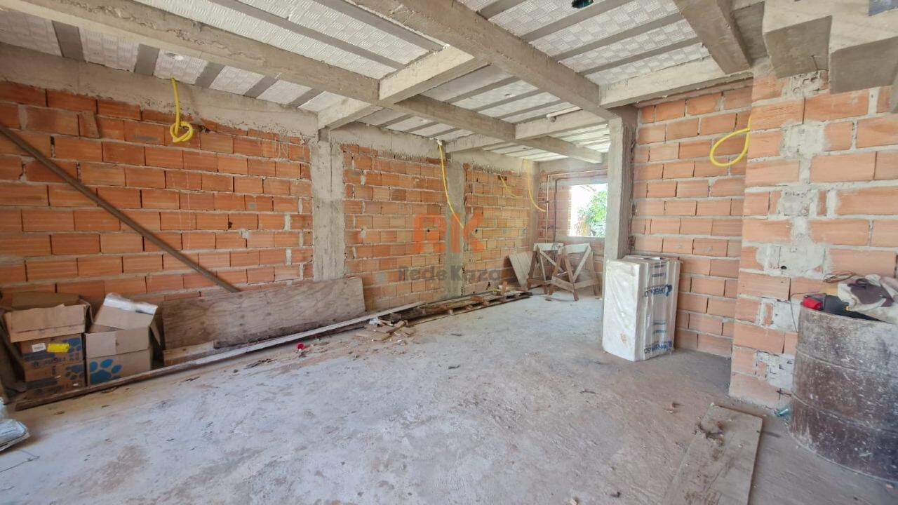 Casa geminada à venda no Xangrilá (Justinópolis): 
