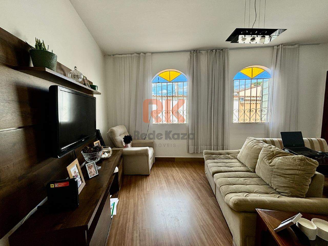 Casa geminada à venda no Vila Cloris: 