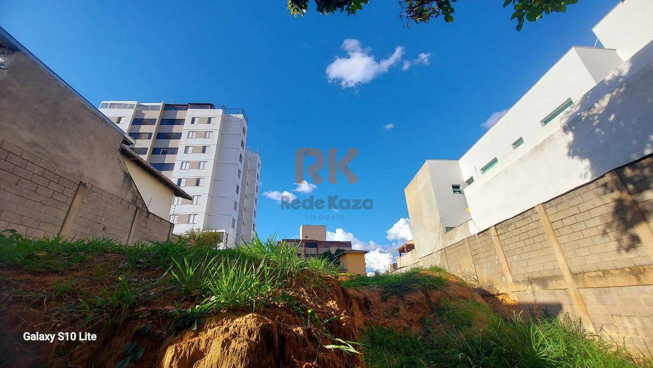 Lote à venda no Castelo: 