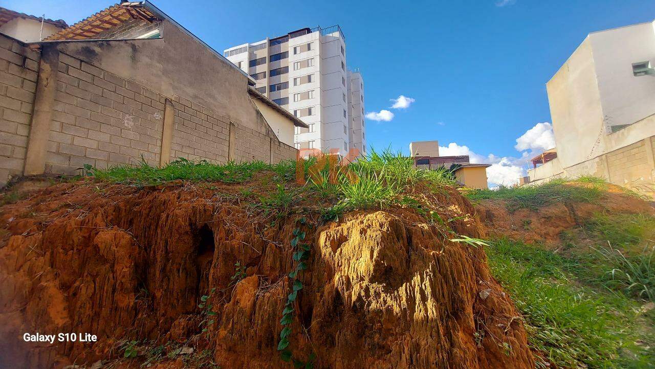 Lote à venda no Castelo: 