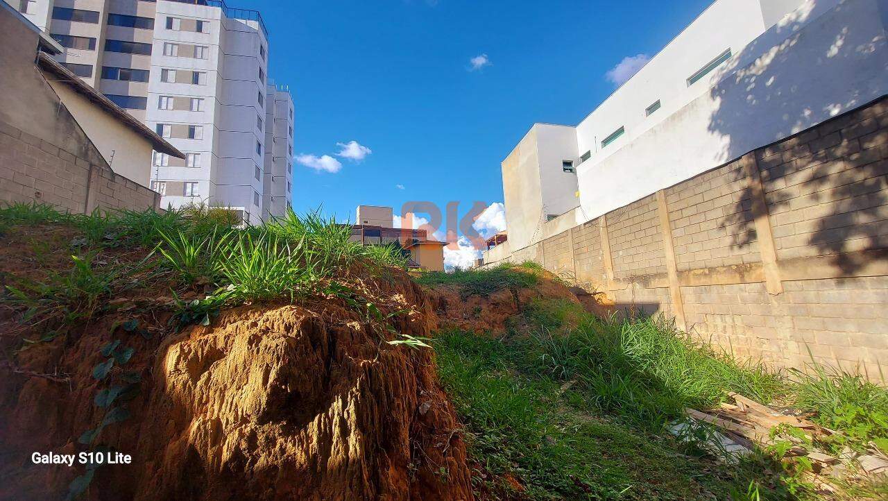 Lote à venda no Castelo: 