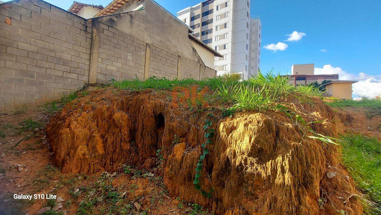 Lote à venda no Castelo: 