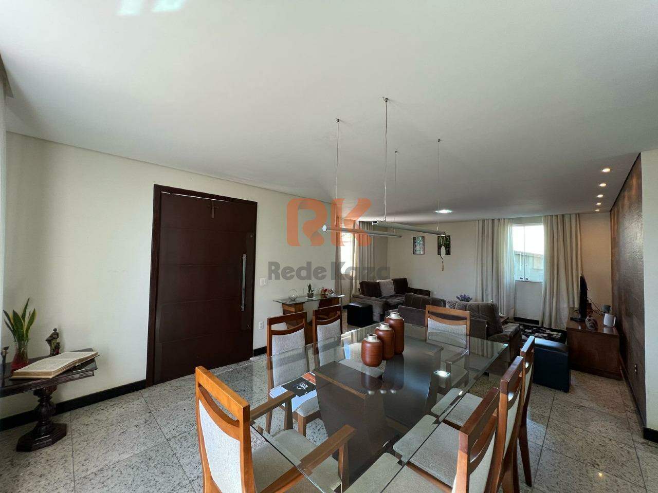 Casa à venda no Trevo: 