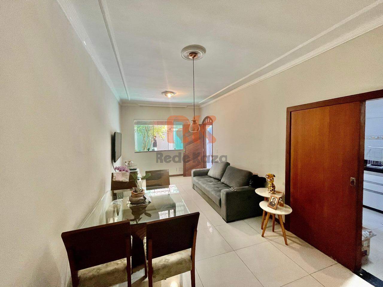 Casa à venda no Planalto: 