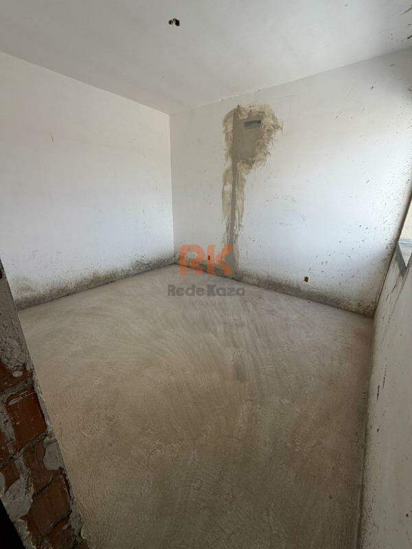 Casa geminada à venda no Manacás: 