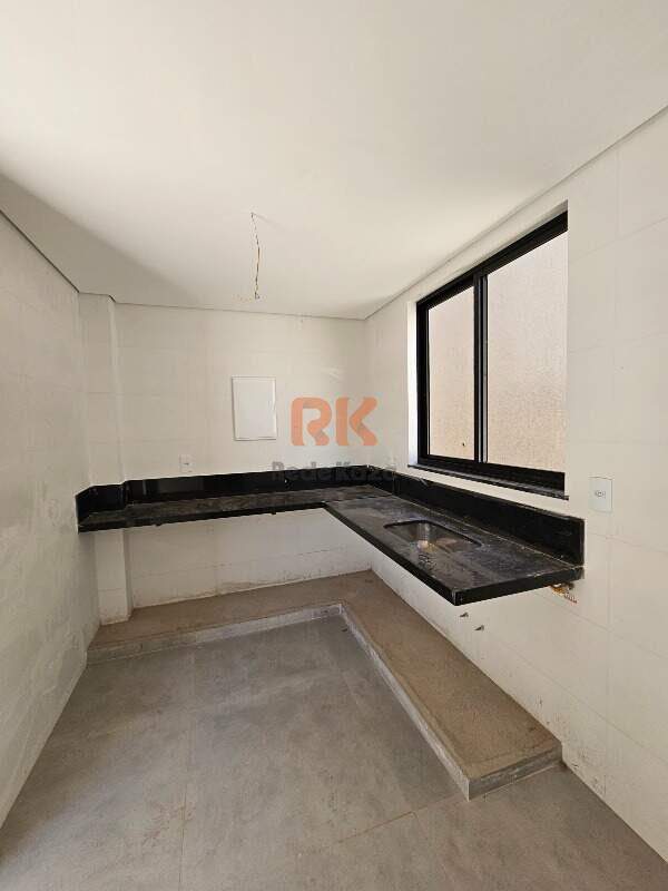 Casa em condomínio à venda no São Luiz: 