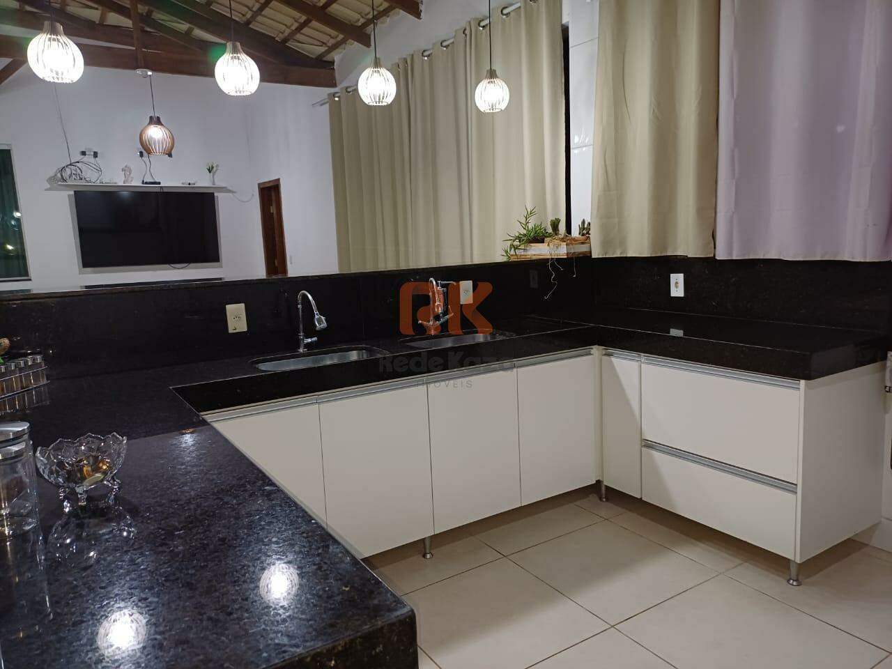 Sítio à venda no Vila Ipê Amarelo: 