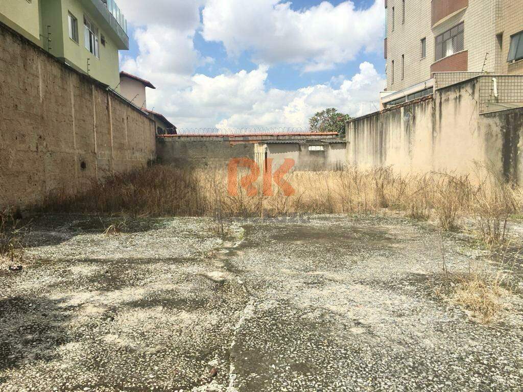 Lote à venda no Dona Clara: 