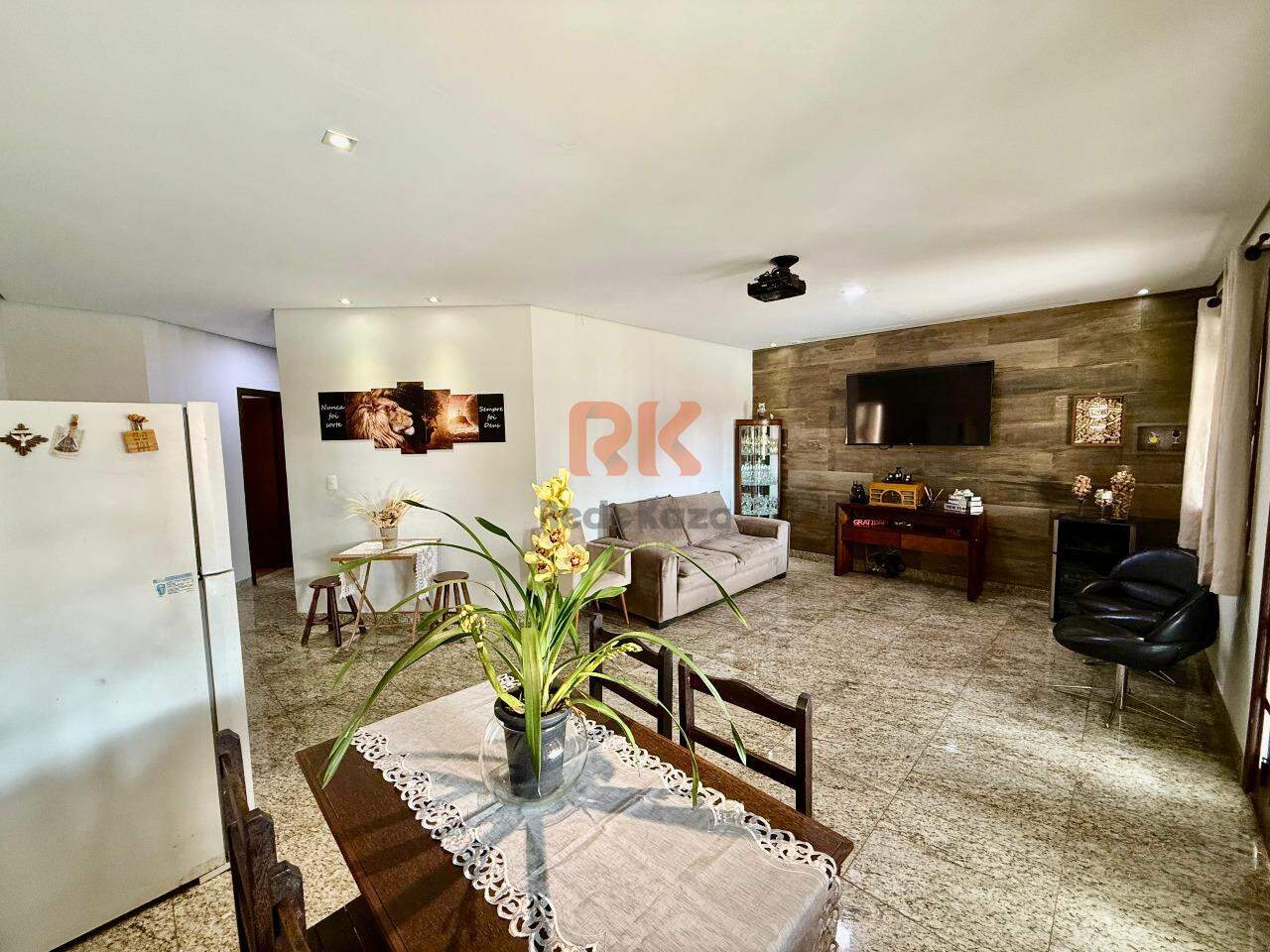 Casa à venda no Trevo: 