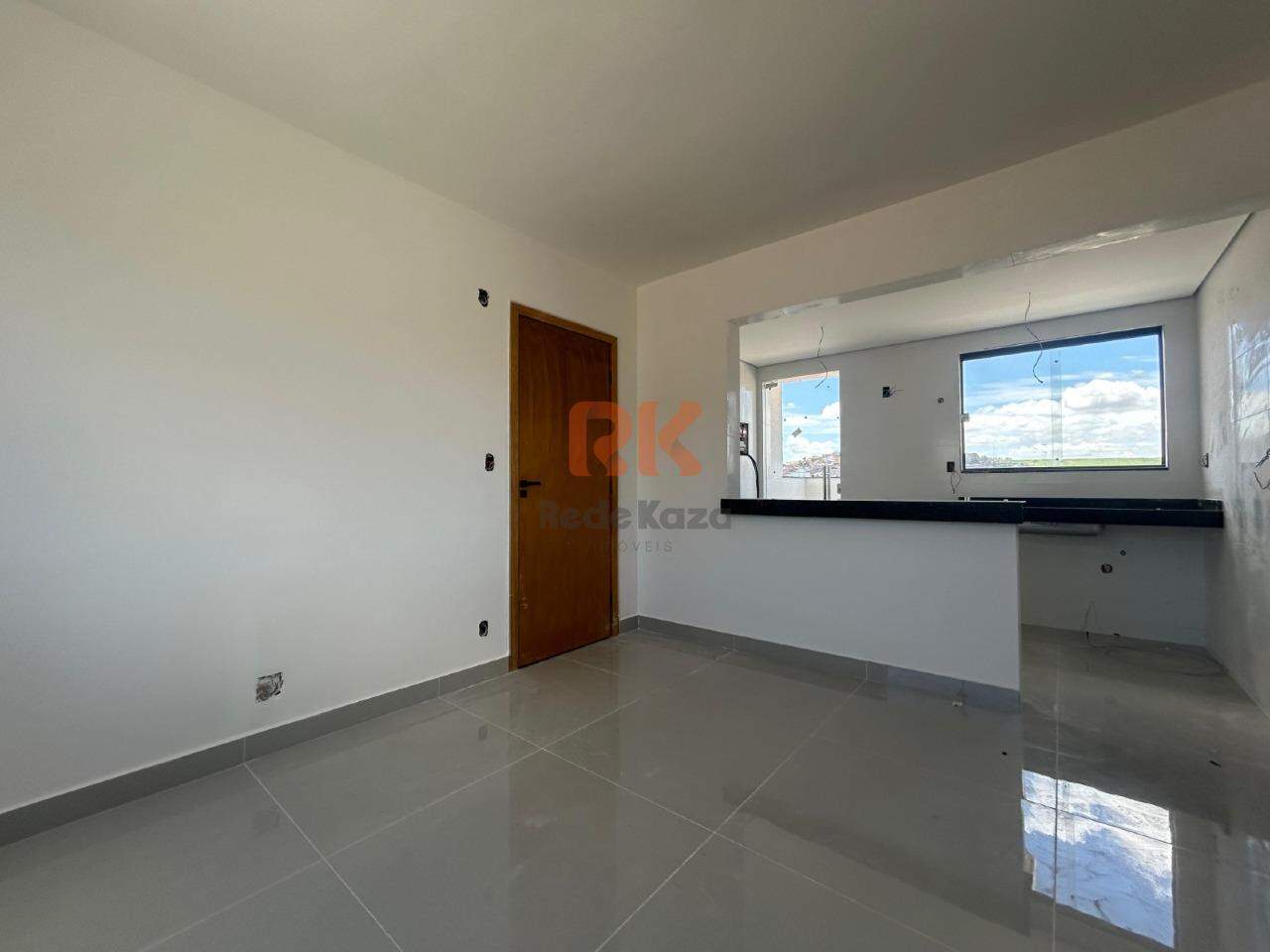 Apartamento à venda no Coqueiros: 