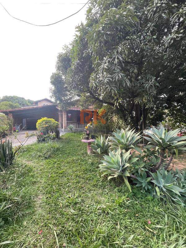 Casa à venda no Chácaras Reunidas Santa Terezinha: 