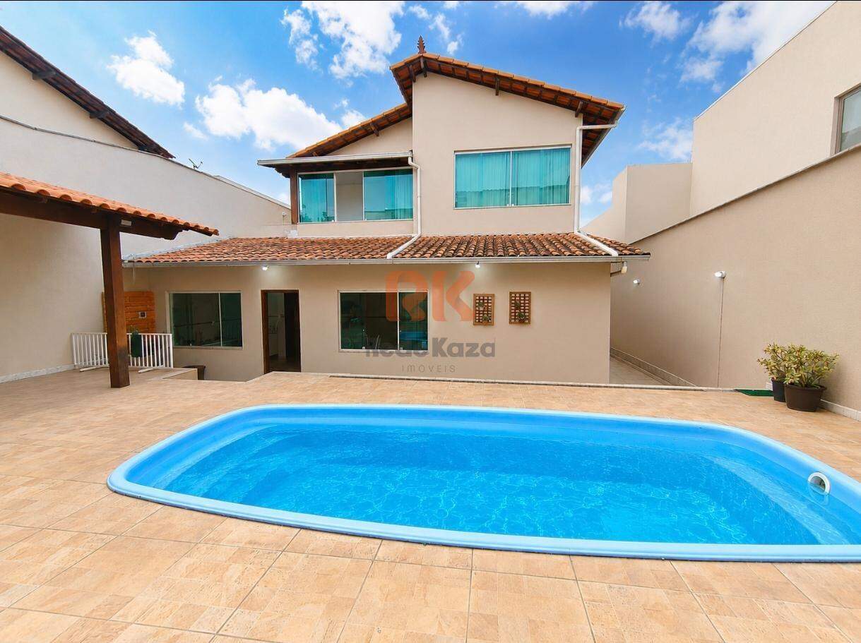 Casa à venda no Arvoredo: 