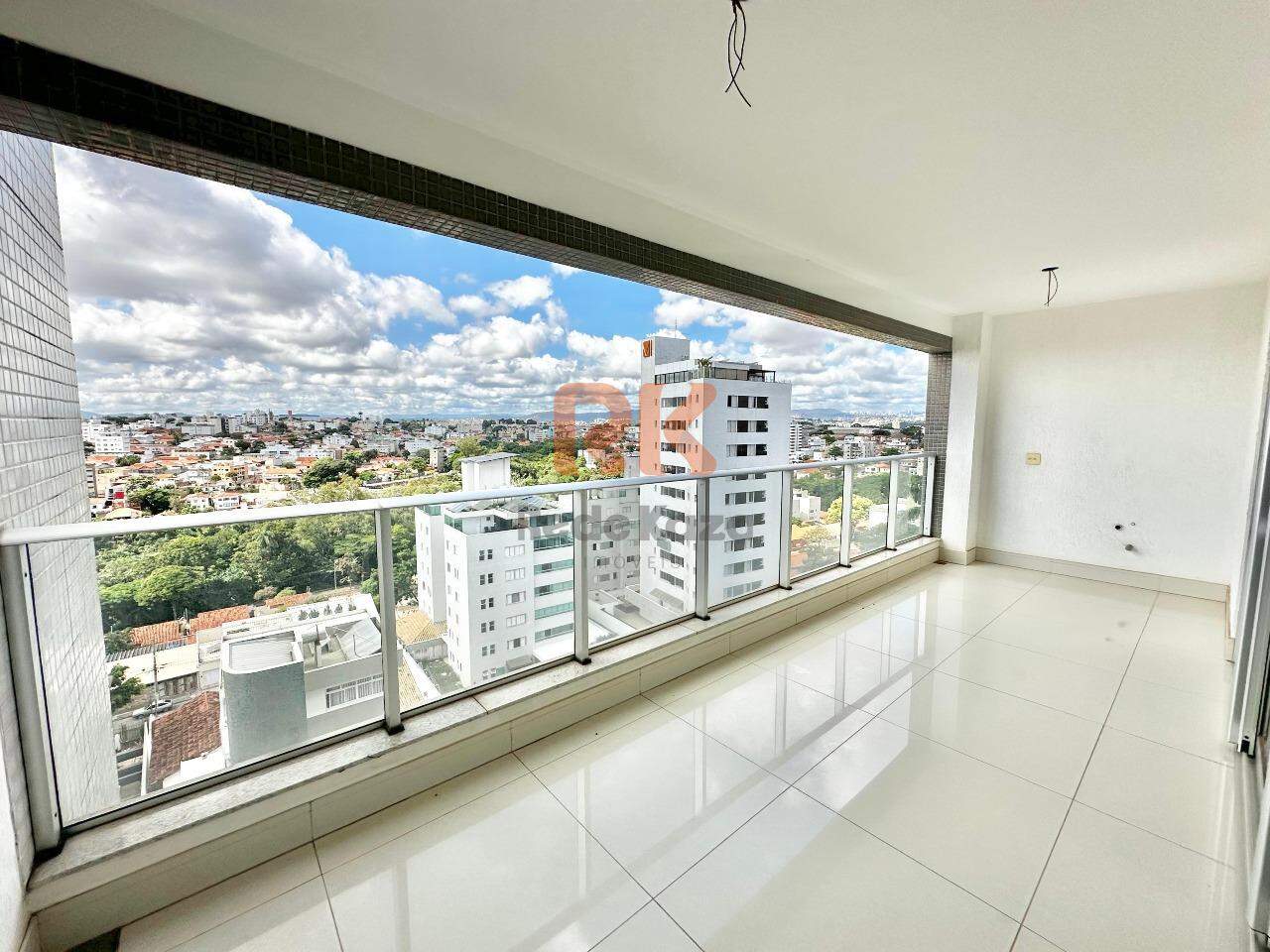 Apartamento à venda no Itapoã: 